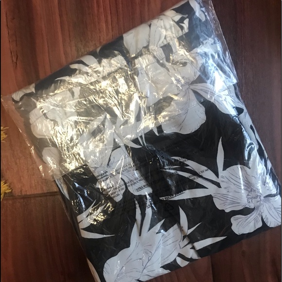 Show Me Your Mumu Halter Maxi Dress. NWT. - Picture 7 of 7